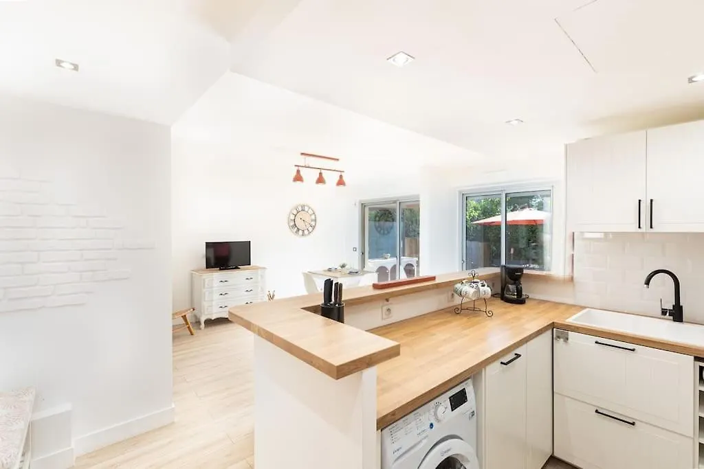 Apartment Charmant Studio Climatise Antibes France