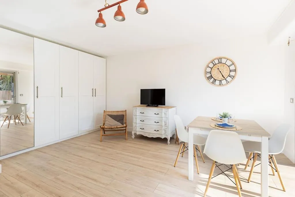 Charmant Studio Climatise Antibes 0*,